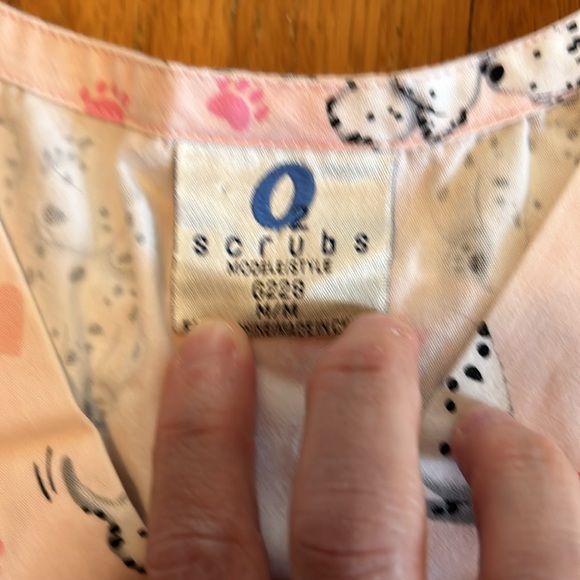 Size medium scrub top very soft - Picture 3 of 3